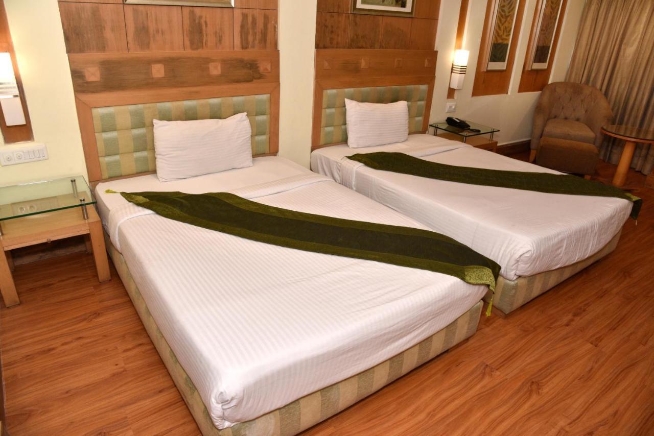 Hotel Western Court Chandīgarh Exterior foto